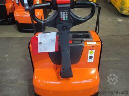 BT LWE 200 // Niederhubwagen // Elektro // 1378 Betri