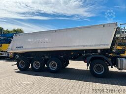SCHMITZ CARGOBULL Kippauflieger mit 3 Achsen
