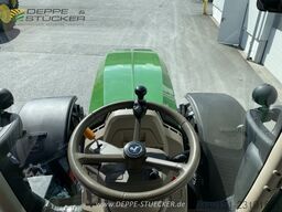 John Deere 6R 250