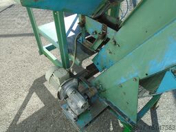 APPLICATION BELT APPLICATION BELT WITH VIBRATING FEEDER