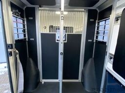 MERCEDES-BENZ STX Sprinter  GG 4,100KG  Haras Hengste