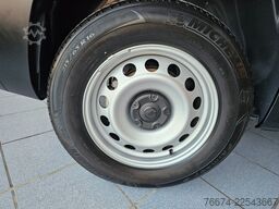 OPEL Combo E Cargo - e Basis 11-KW Charger Glas