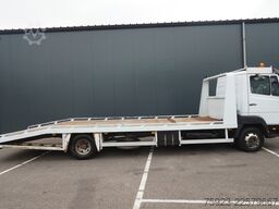 Mercedes-Benz 814 machine transporter truck