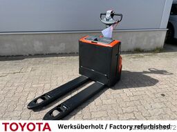 Toyota LWE 200 / nur 90 Std.!