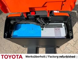 Toyota LWE 200 / nur 90 Std.!