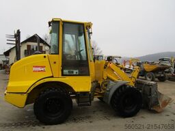 Liebherr L506 mit Palettengabel + Schaufel