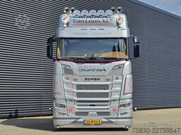 Scania R590 V8 6X4 / 2 TANKS / NL TRUCK! 80T