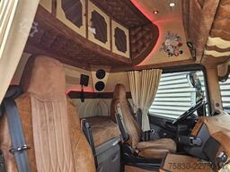 Scania R590 V8 6X4 / 2 TANKS / NL TRUCK! 80T