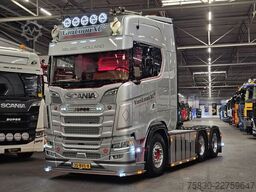 Scania R590 V8 6X4 / 2 TANKS / NL TRUCK! 80T