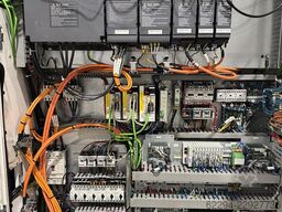 Mazak VTC-820/30