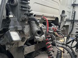 Scania R590 6x2 Tractor Unit with Walking Floor Hydraulic