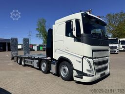 VOLVO Maschinentransporter mit Rampen, Arbeitsbühnen
