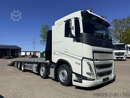VOLVO Maschinentransporter mit Rampen, Arbeitsbühnen