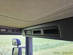 SCANIA P270 LIFT HARD WOOD FLOOR