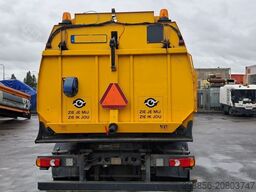 DAF LF met Johnston VS501