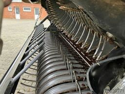 CLAAS Cargos 8500 Tridem