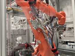 KUKA KR180 R2900-2 / FLR