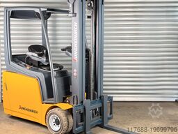 Jungheinrich EFG 218 - Service Neu - Batterie 95% - Triplex 1.8t
