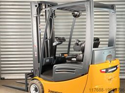 Jungheinrich EFG 218 - Service Neu - Batterie 95% - Triplex 1.8t