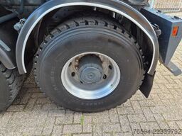 Mercedes-Benz Actros 3241 8X4 Containersysteem/ 20T HMF crane...