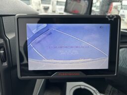 Mercedes-Benz Antos 2124 / 18 Ton / 150 dkm / Box / Loadlift ...