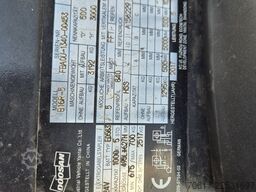 Doosan 1600kg triplex sideshift