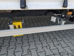 Fliegl 3-Achs Jumbo Gardinen Sattelauflieger