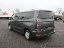 Ford Transit Custom L2H1 8-Sitzer