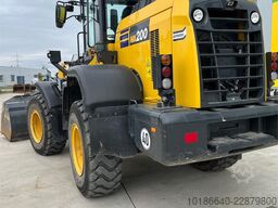 Komatsu WA200-8E0