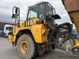 Komatsu HM 300-2