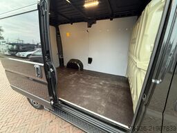 Peugeot Boxer 2.2HDi 140PK Automaat L2H2 Camera Navi Fu...