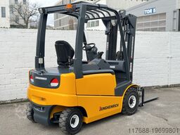 Jungheinrich EFG 425k - Service Neu - Batterie 80% - Triplex - 2,5t