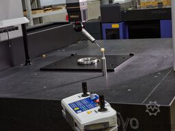 Mitutoyo Crysta Apex S-9106 CMM