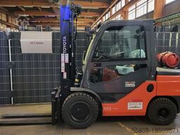 Toyota 02-8FGJF35 // Triplex // 1 Std. // Seitenschieber