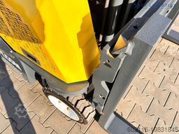 Combilift CB3000 / FREE LIFT / NEW TIRES /LIKE NEW