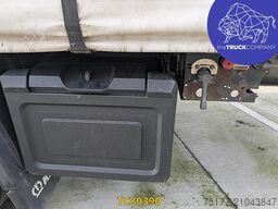 Krone curtainsider hardwood floor