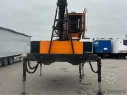  PLATEAU-WECHSELPRITSCHE MIT LOGLIFT 140S INKL. ROTATOR UND GREIFER