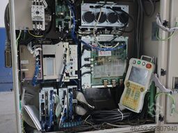 Yaskawa Motoman MH50 mit DX100