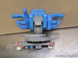 Stork portioning shackle (broiler)