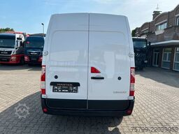 RENAULT Master Kastenwagen 4x2
