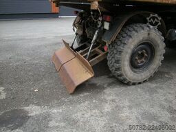 Mercedes-Benz Unimog U 1250 / U427/11 mit Kran