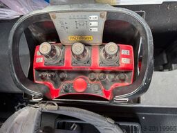 MERCEDES-BENZ Arocs 3246 8x4 Abrollkipper Kran Palfinger 19001