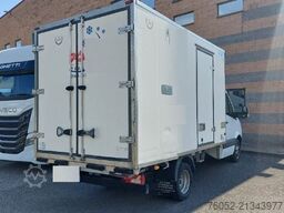 Mercedes-Benz Sprinter 413