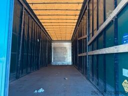 SCHMITZ CARGOBULL SCB*S3T MegaTrailer Curtainsider Edscha
