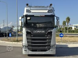SCANIA 590 S V8