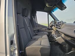 MERCEDES-BENZ ESPRINTER 320