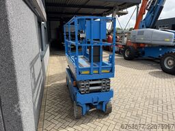GENIE GS-2032 schaarlift schaar hoogwerker 2005uur 8mtr werkhoogte