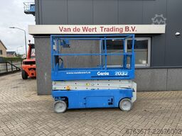 GENIE GS-2032 schaarlift schaar hoogwerker 2005uur 8mtr werkhoogte