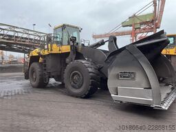 Komatsu WA600-8E0