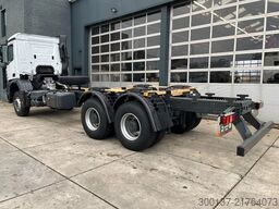 Mercedes-Benz Arocs 4045 6x4 Chassis Cabin